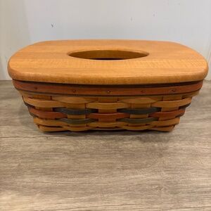 Long burger, tissue basket with wooden lid